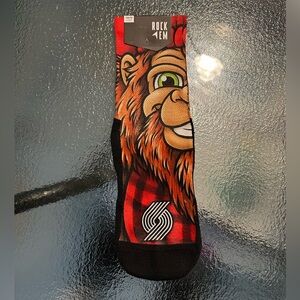 NWT NBA Portland Trailblazers Mascot Socks